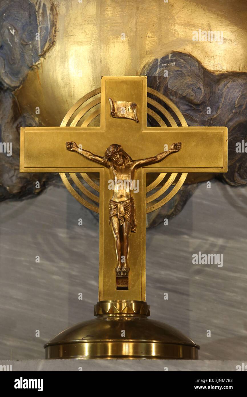 JésusChrist sur la croix. Chapelle de la Vierge. Eglise SaintClodoald