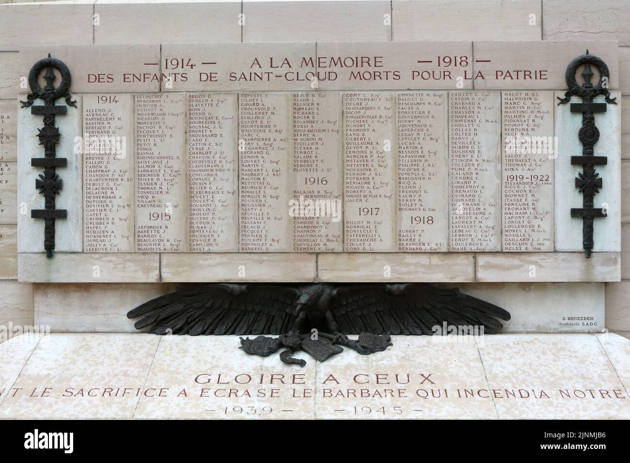 Monument aux Morts. A la mémoire des enfants de Saint-Cloud morts pour la patrie. 1914.1918. Saint-Cloud. Ile-de-France. France. Europe. Stock Photo