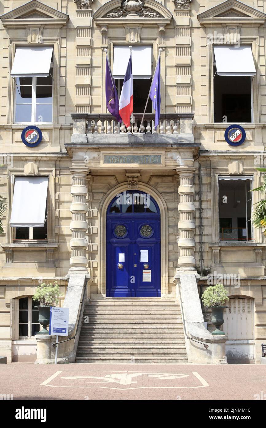 Hôtel de Ville. Saint-Cloud. Ile-de-France. France. Europe. Stock Photo