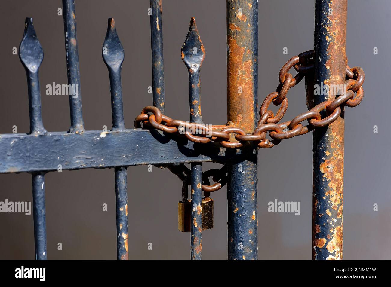 Chain link fence enclosed structure hi-res stock photography and images ...