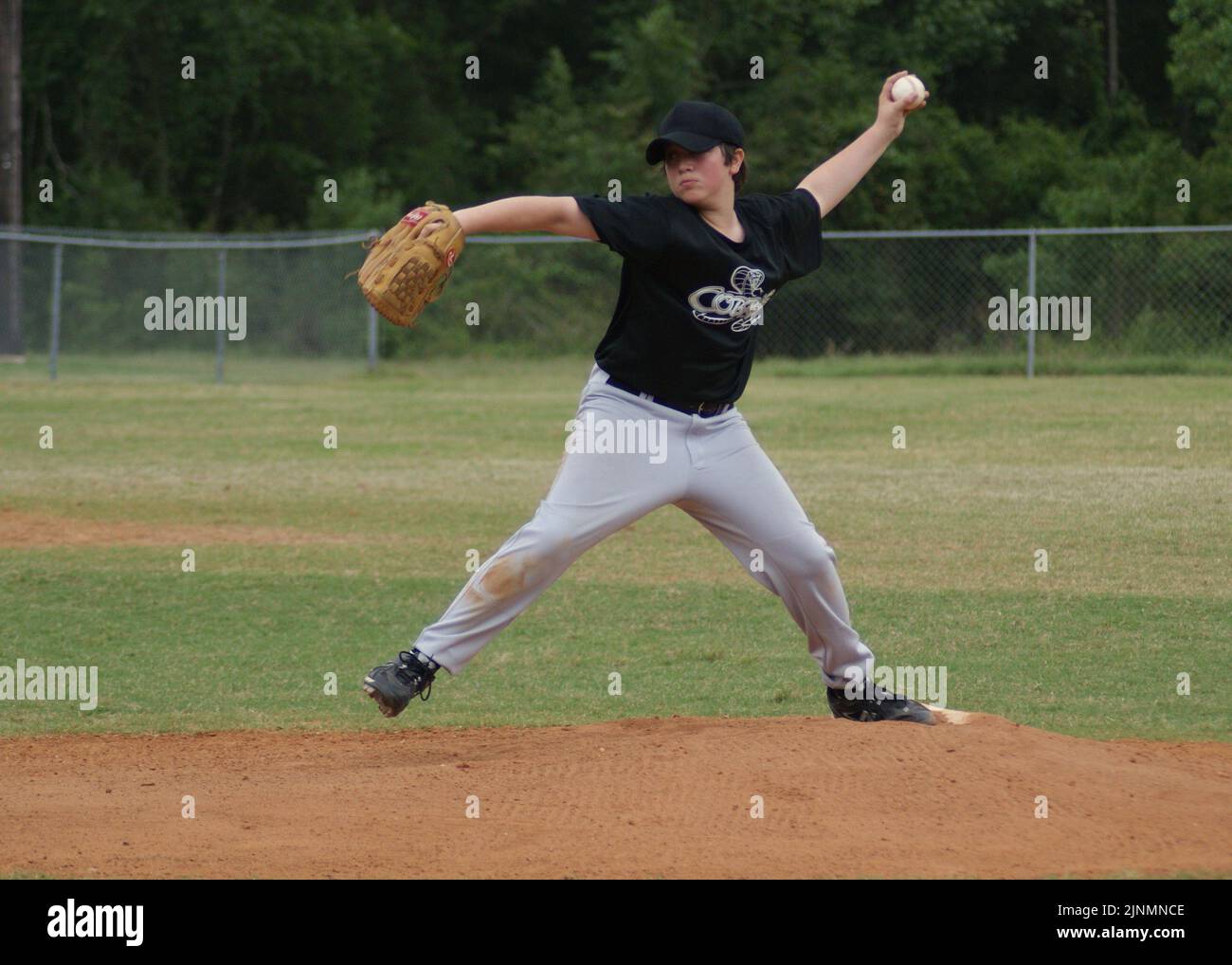 Youth baseball pitcher, lefthanded Stock Photo Alamy