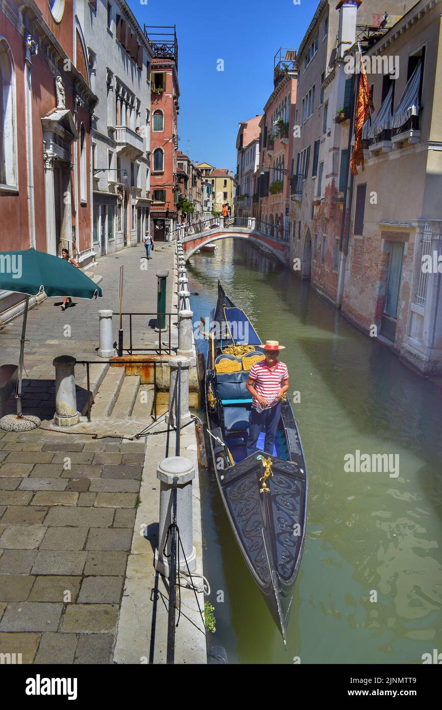 Unusual view in venice hi-res stock photography and images - Alamy
