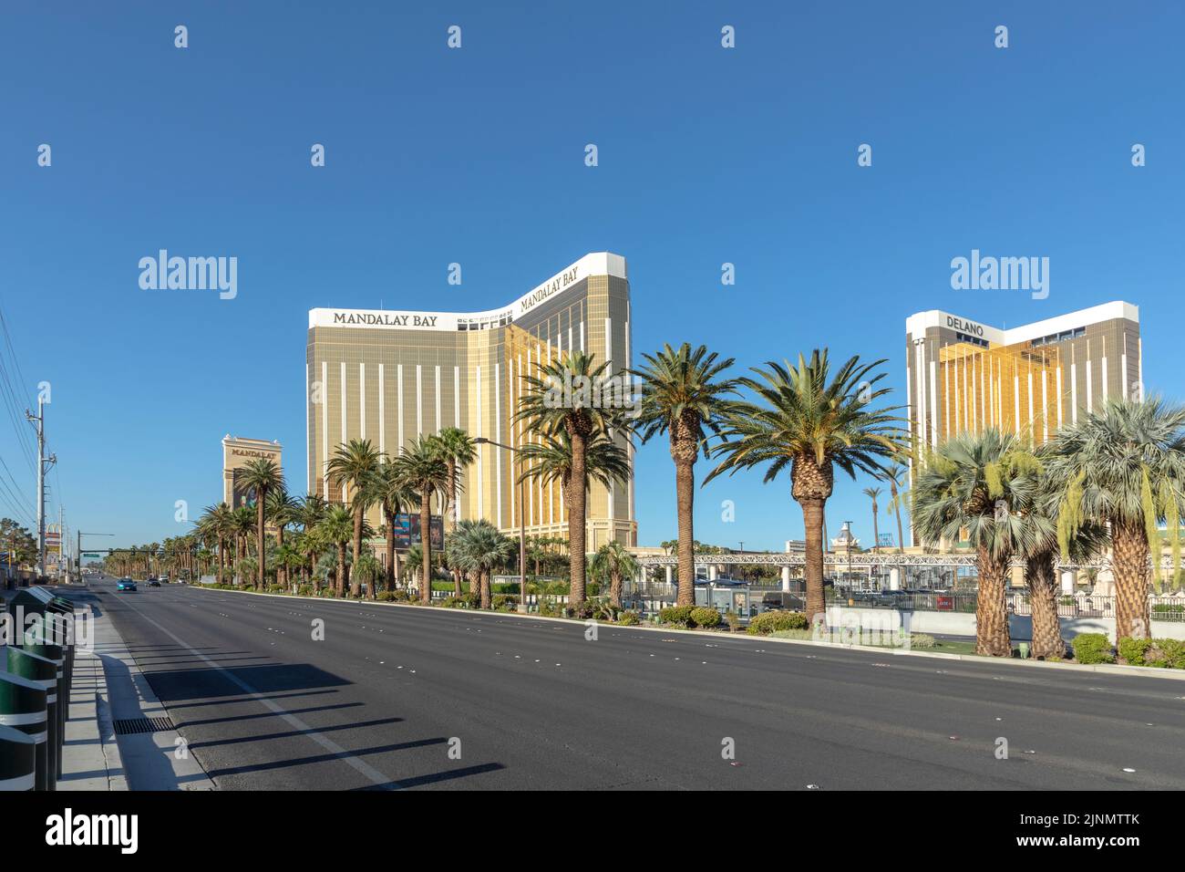 Pool at Mandalay Bay Hotel, Las Vegas, Nevada, USA Stock Photo - Alamy