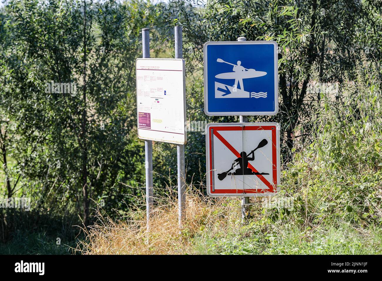 Belgium. 12th Aug, 2022. Illustration picture shows a sign about kayaking on the Semois river in Luxembourg province, Belgium, on Friday 12 August 2022. Severe droughts are effecting Europe since the beginning of the year. Weather forecast services announced an 8 to 10 day long heat wave. BELGA PHOTO BRUNO FAHY Credit: Belga News Agency/Alamy Live News Stock Photo