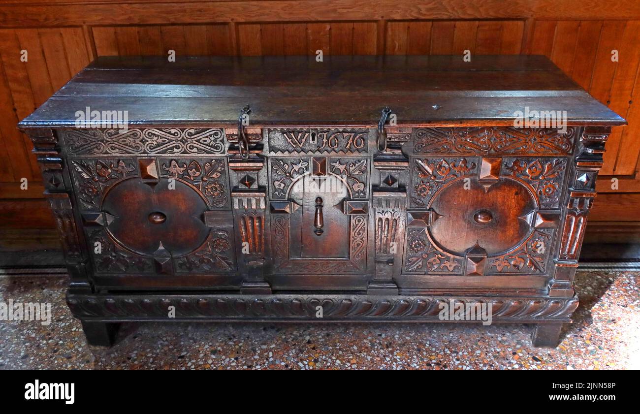 Wooden chest from 1676 in St Mary's Church, Church Lane, Nantwich, Cheshire, England, UK,  CW5 5RQ Stock Photo