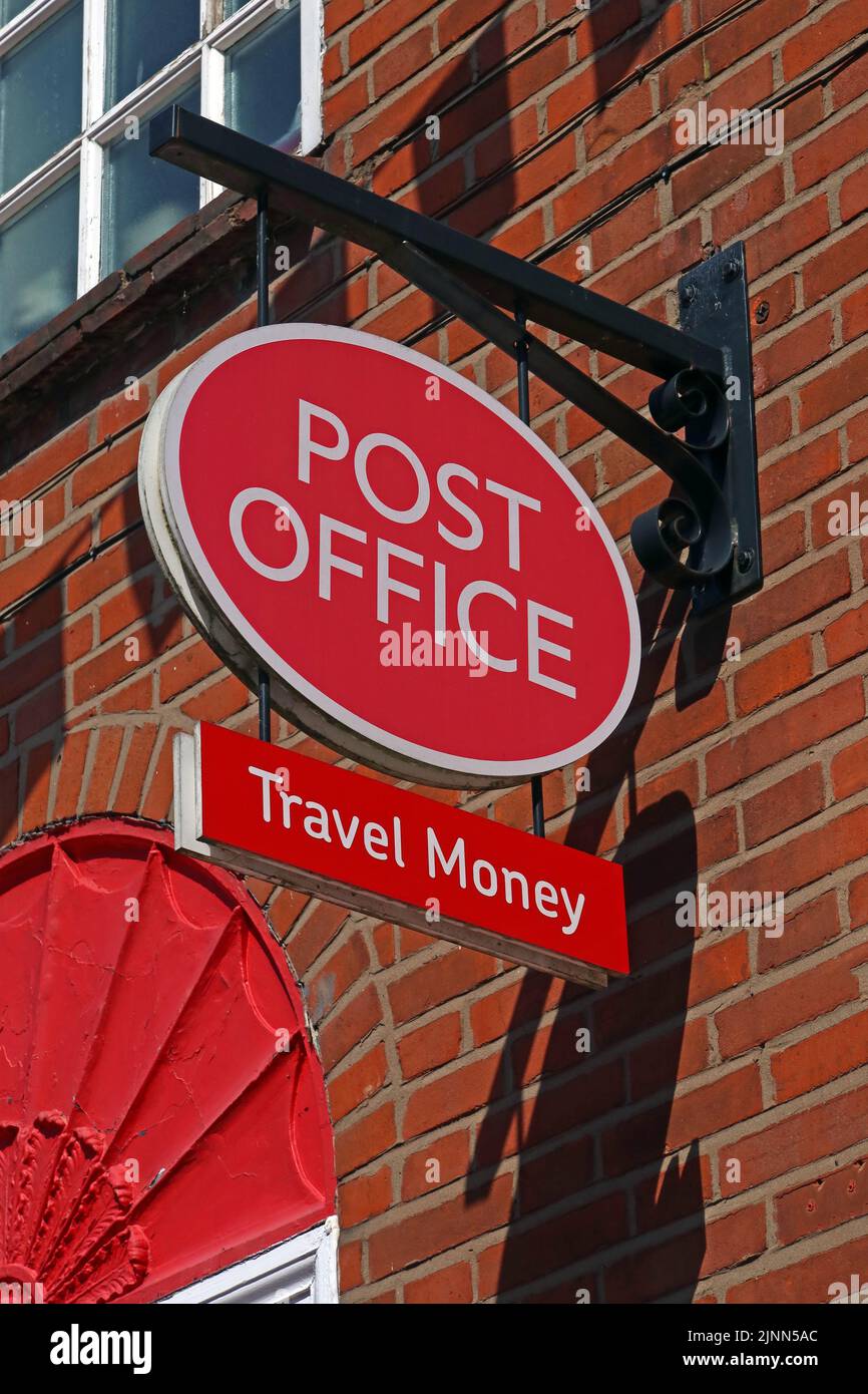 Post Office counters, Travel Money sign, in Nantwich - 32 Pepper St, Nantwich, Cheshire, England, UK, CW5 5FH Stock Photo