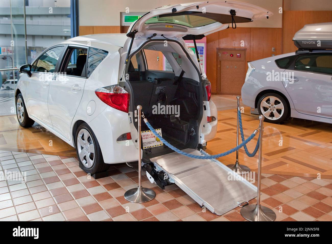 Hatchback with integrated power ramp for disabled person Toyota Amlux ...