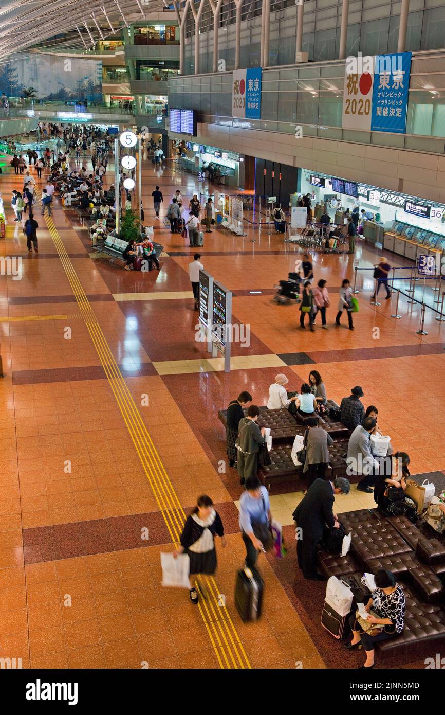 Interior of terminal, Haneda Airport, Tokyo, Japan Stock Photo Alamy