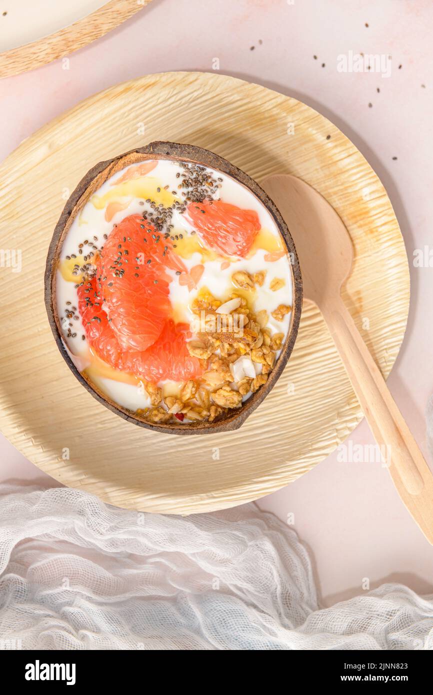 yogurt half-trench-2col main image 1