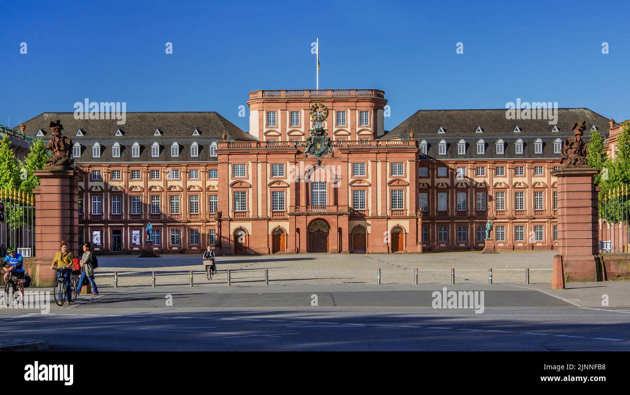 Court of Honour with main portal of the Residence Palace, Mannheim