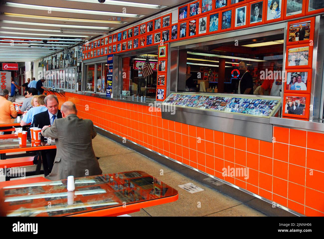 South Philly's Geno's Steaks, one of the Top Cheesesteak Cafes in Philadelphia Stock Photo