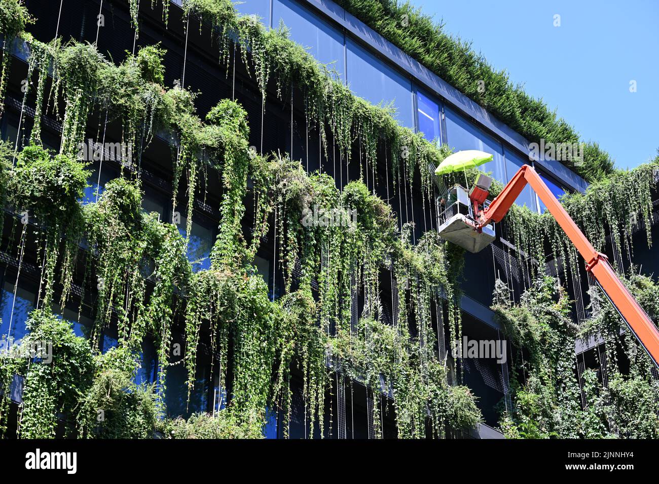 Stuttgart, Germany. 09th Aug, 2022. A new building with a completely ...
