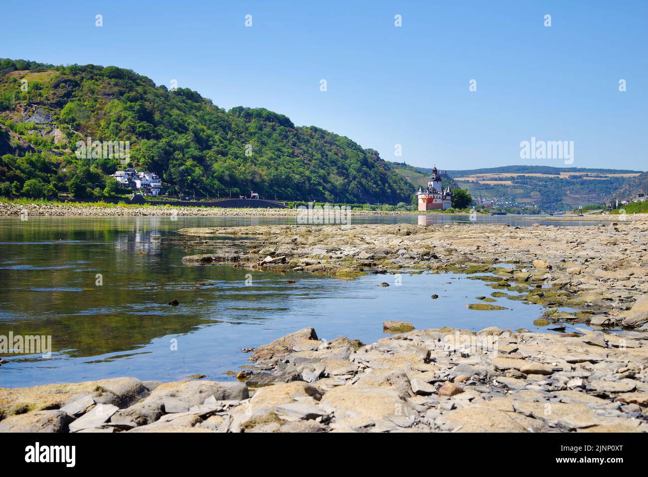 Drought in Germany. Low water of the Rhine in Kaub, Rhineland-Palatinate Stock Photo