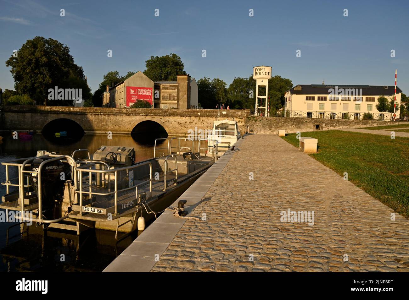 Port Boinot, once home to the leather processing company L'usine Boinot