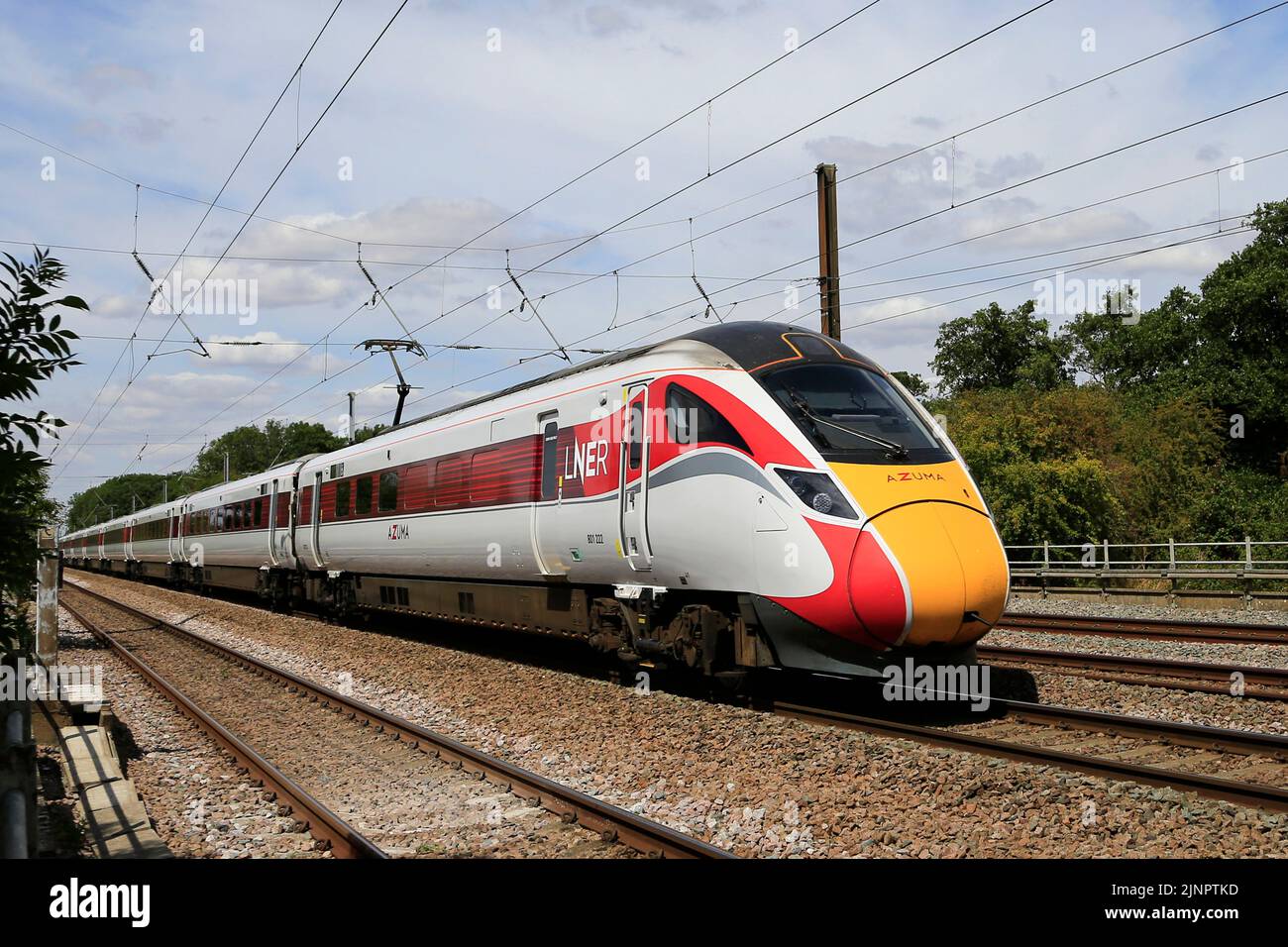 lner-azuma-train-class-800-east-coast-main-line-railway-grantham