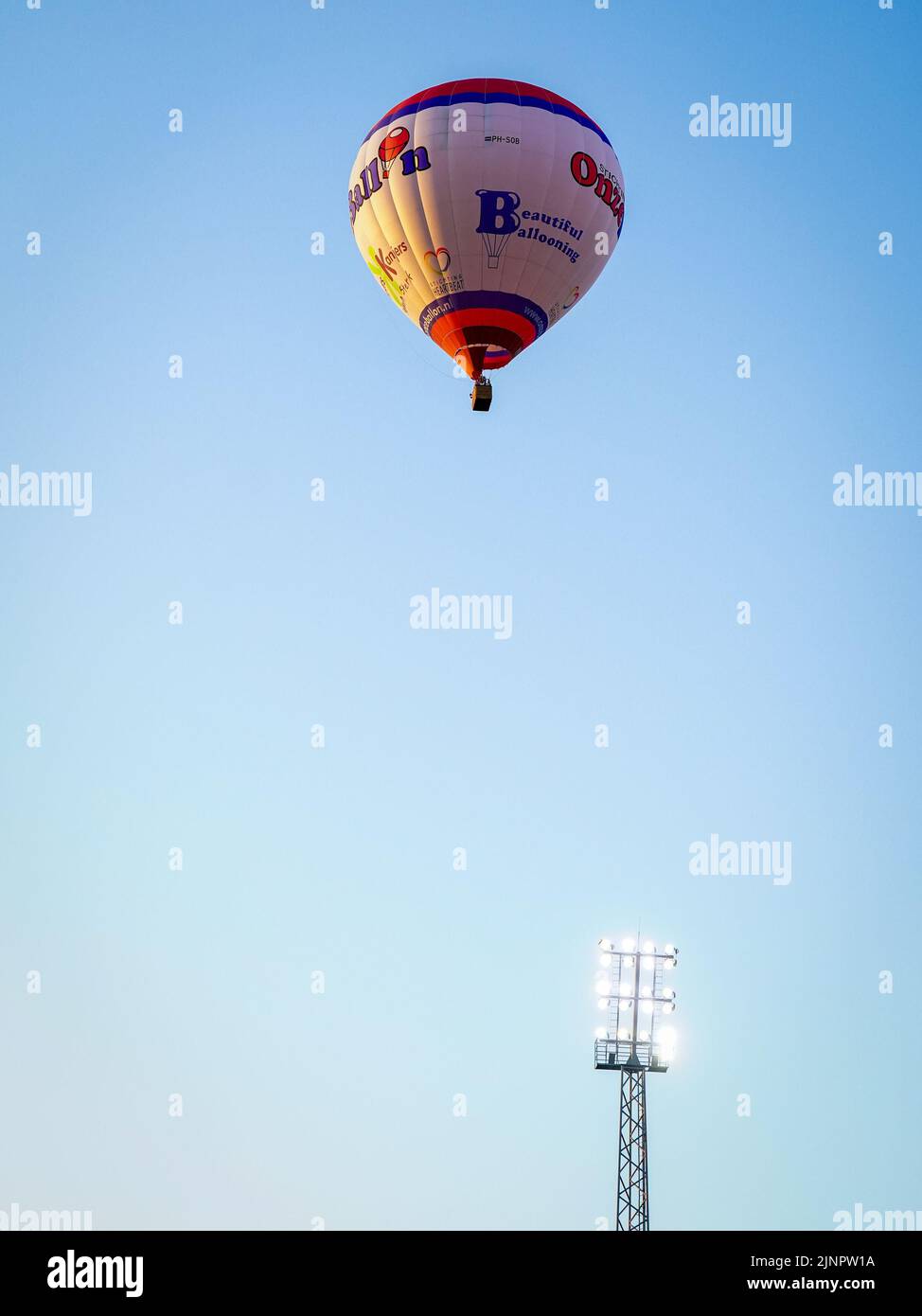 Hot air balloon netherlands hi-res stock photography and images - Page 3 -  Alamy