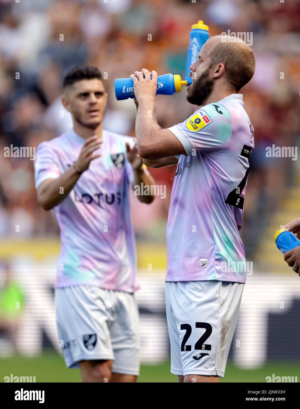 Norwich City's Teemu Pukki has a drink during the Sky Bet Championship match at the MKM Stadium, Hull. Picture date: Saturday August 13, 2022. Stock Photo
