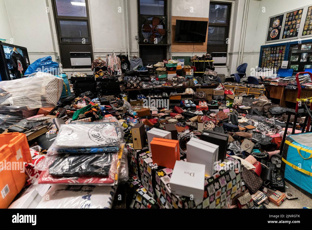 NYPD pulls off massive counterfeit goods bust on Canal Street 