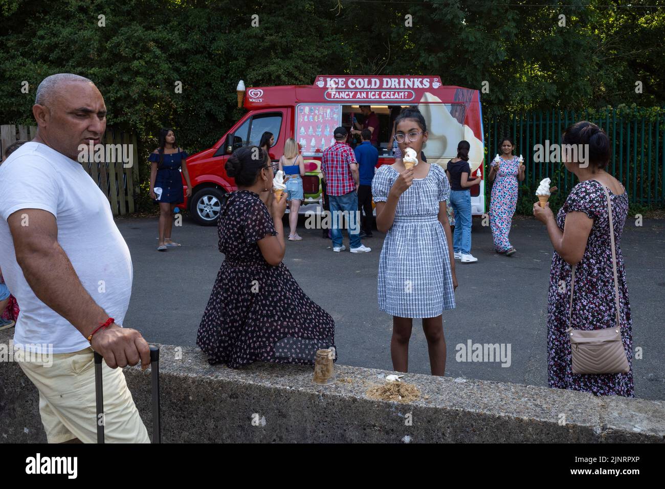 Heatwave uk 2022 eating hires stock photography and images Alamy
