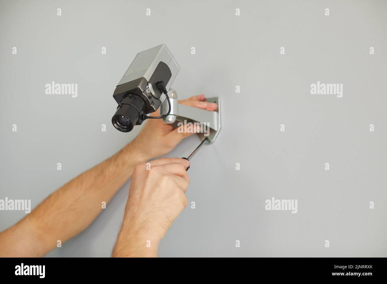 Hands master man mount camera for surveillance in antivandal metal