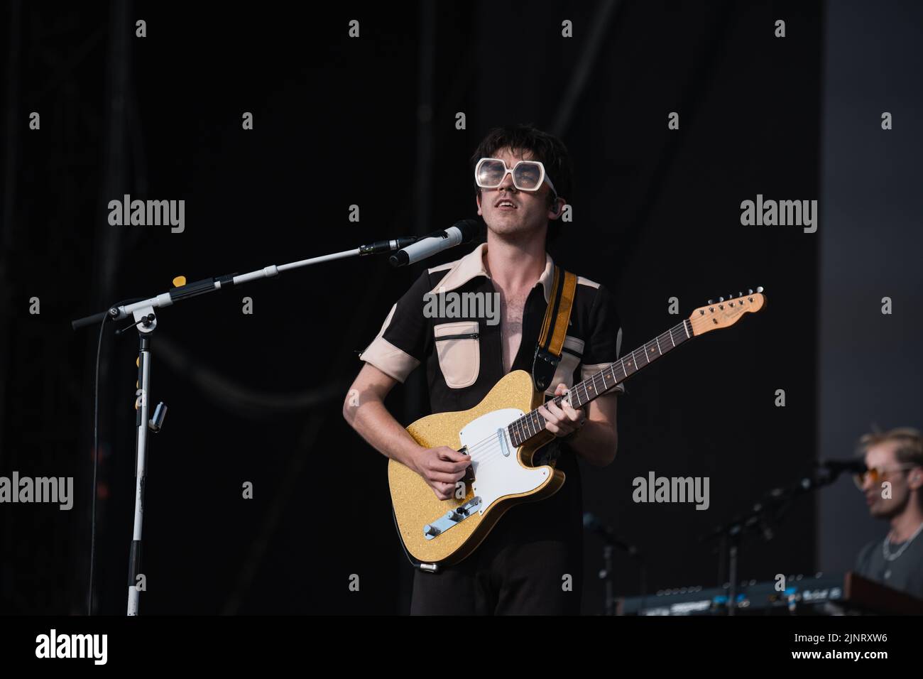 Newquay, Cornwall, UK. 13th August, 2022. Declan McKenna performing on main stage at Boardmasters Festival 2022. Credit: Sam Hardwick/Alamy. Stock Photo