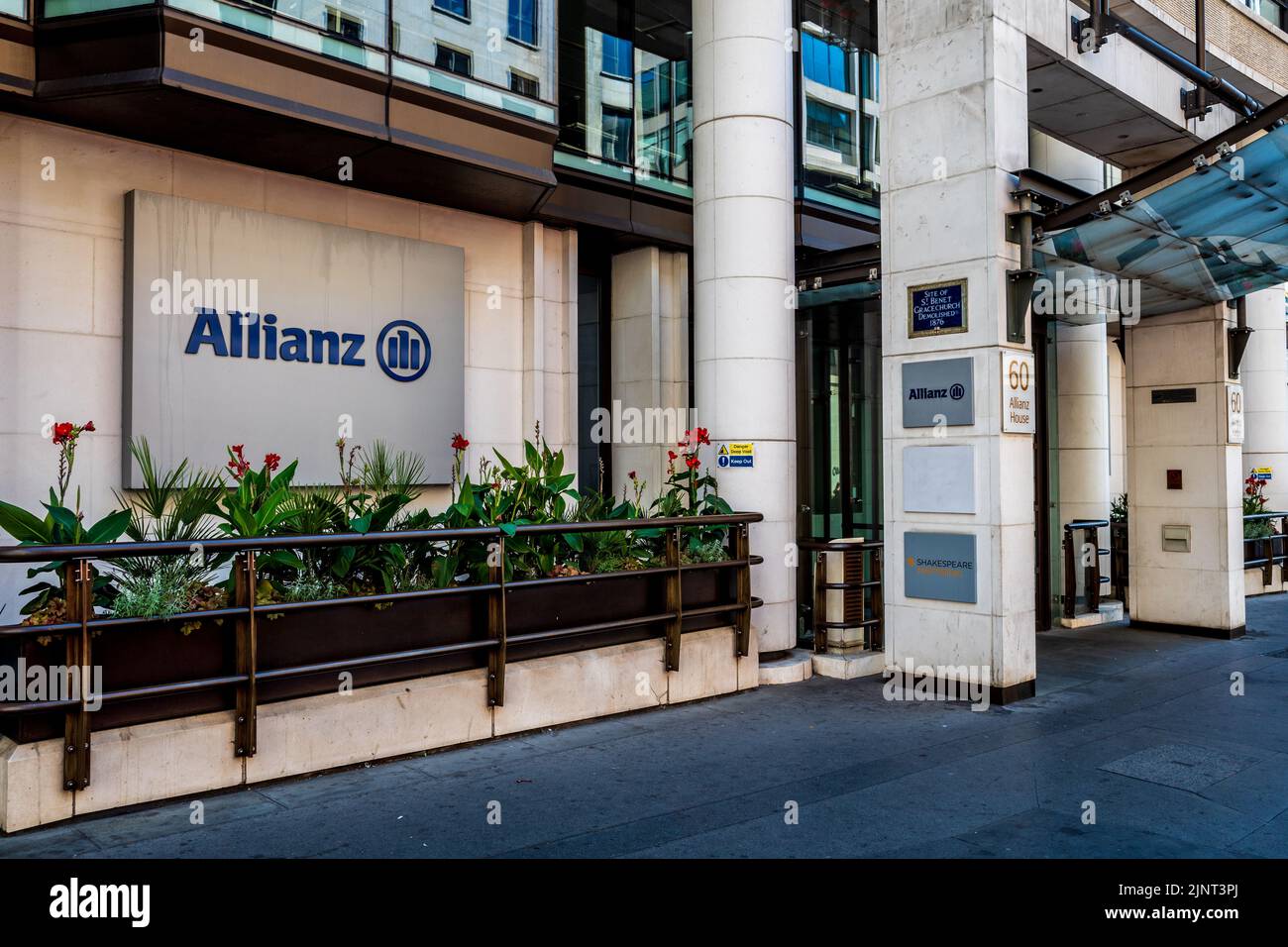 Allianz Insurance London Offices at 60 Gracechurch Street in the City of London Financial District. Allianz Global Corporate & Specialty London. Stock Photo