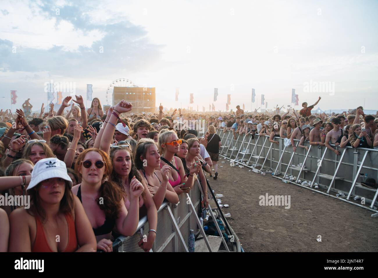 Newquay, Cornwall, UK. 13th August, 2022. Main stage crowd at Boardmasters Festival 2022. Credit: Sam Hardwick/Alamy. Stock Photo