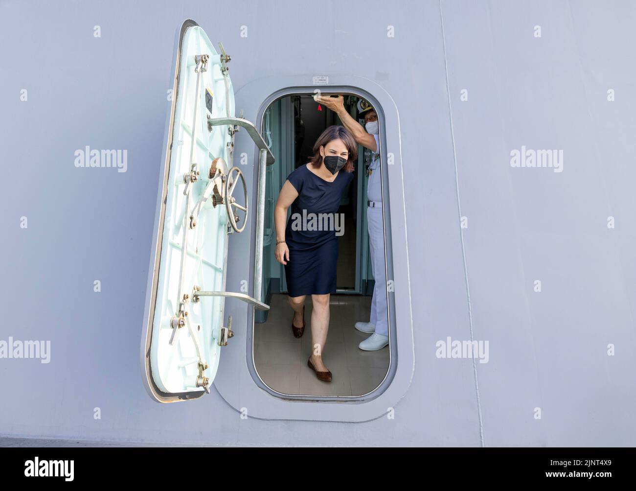 Yokosuka, Japan. 11th July, 2022. Annalena Baerbock (Alliance 90/The Greens), Federal Foreign Minister, visits Japan. Here visiting the Japanese Navy base in Yokosuka. Here inspecting a Japanese Navy corvette. Credit: dpa/Alamy Live News Stock Photo