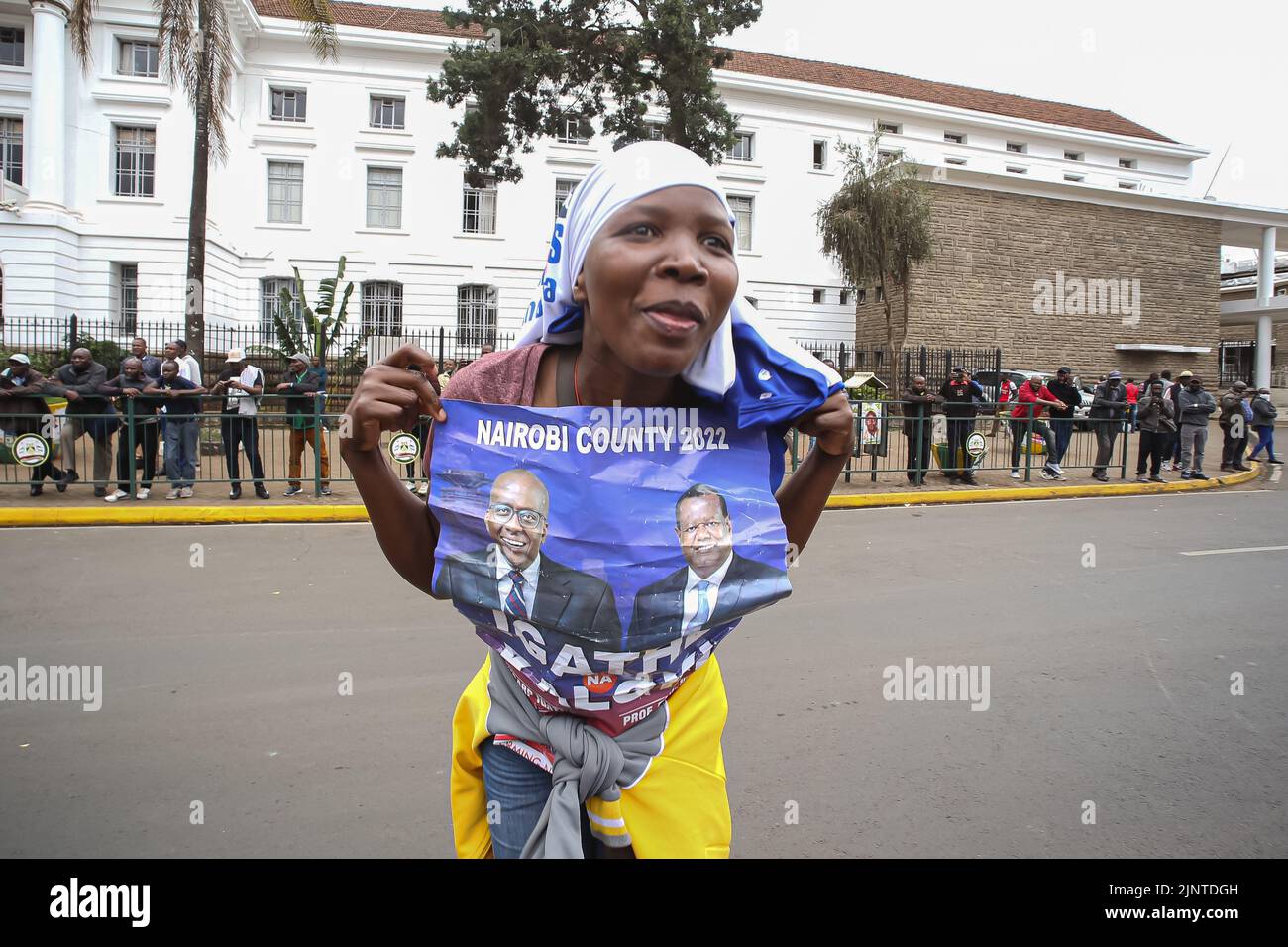 nairobi-kenya-13th-aug-2022-a-kenyan-supporter-of-the-azimio-la