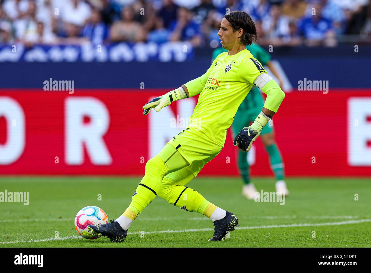 GELSENKIRCHEN, GERMANY - AUGUST 13: goalkeeper Yann Sommer of Borussia Monchengladbach during the German Bundesliga match between Schalke 04 and Borussia Monchengladbach at Veltins Arena on August 13, 2022 in Gelsenkirchen, Germany (Photo by Marcel ter Bals/Orange Pictures) Stock Photo