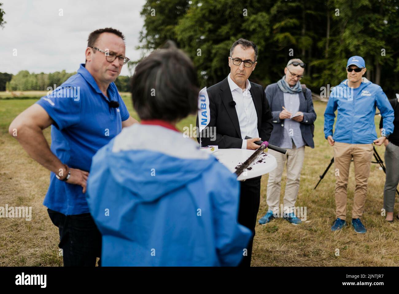 Templin, Deutschland. 27th July, 2022. Cem Oezdemir (Alliance 90/The Greens), Federal Minister of Agriculture and Food, photographed during a visit to a wet meadow near Templin, July 27, 2022. Credit: dpa/Alamy Live News Stock Photo