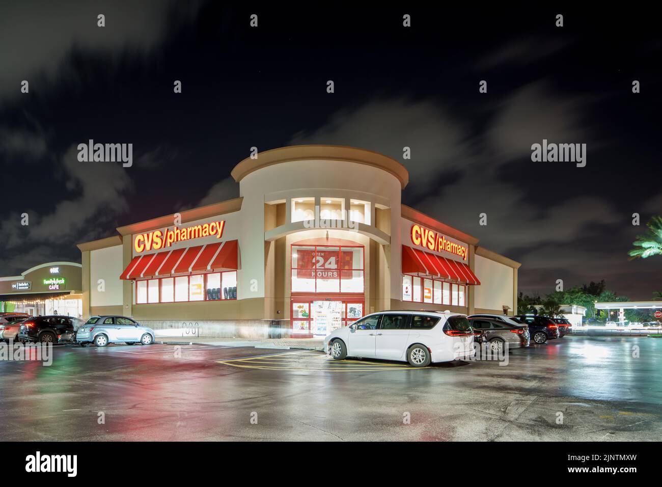 Cvs pharmacy at night hi-res stock photography and images - Alamy