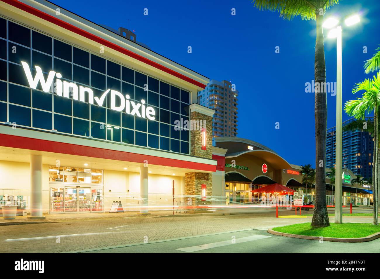 Winn dixie supermarket hi-res stock photography and images - Alamy