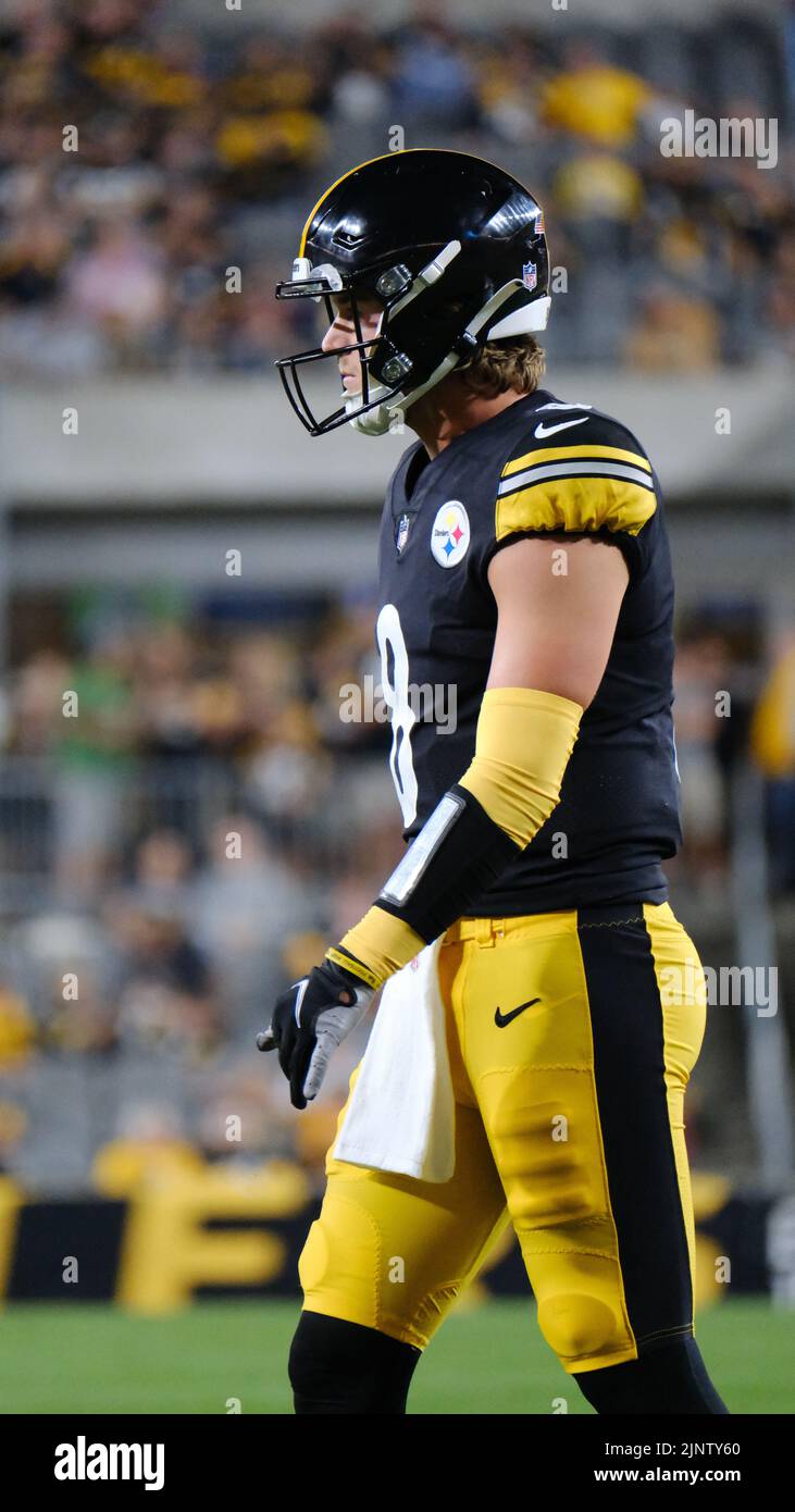 Acrisure Stadium. 13th Aug, 2022. Kenny Pickett 8 during the