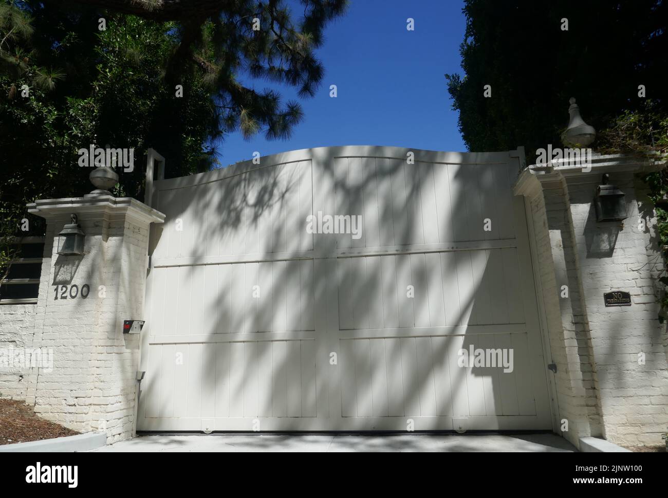 Beverly hills california usa 6th august 2022 singer taylor swift s