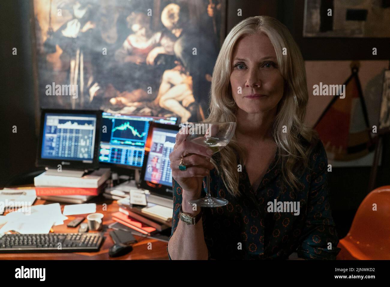 JOELY RICHARDSON in THE SANDMAN (2022), directed by MIKE BARKER, ANDRES BAIZ and CORALIE FARGEAT. Credit: Netflix / Warner Bros. Television / Album Stock Photo