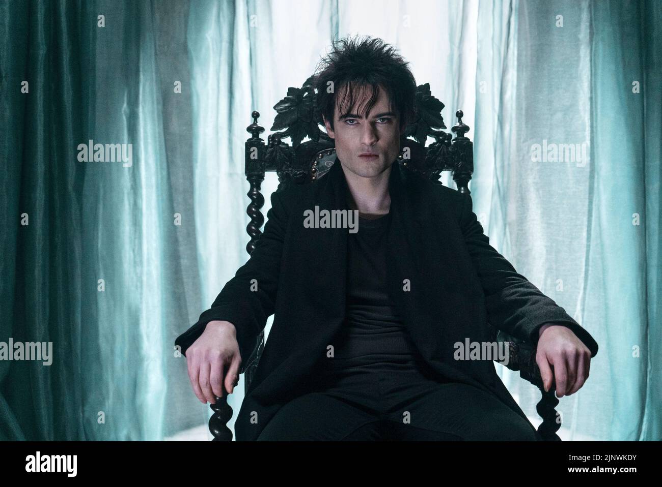 TOM STURRIDGE in THE SANDMAN (2022), directed by MIKE BARKER, ANDRES BAIZ and CORALIE FARGEAT. Credit: Netflix / Warner Bros. Television / Album Stock Photo