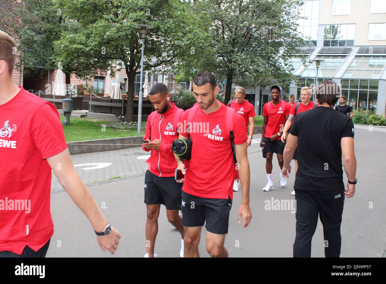 Die Mannschaft Des 1 Fc Koln Bei Der Abreise Leizig Hi-res Stock ...