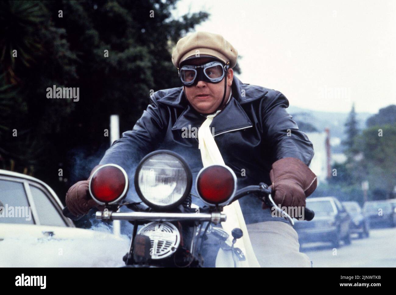 JOHN CANDY in ARMED AND DANGEROUS (1986), directed by MARK L. LESTER. Credit: COLUMBIA PICTURES / Album Stock Photo