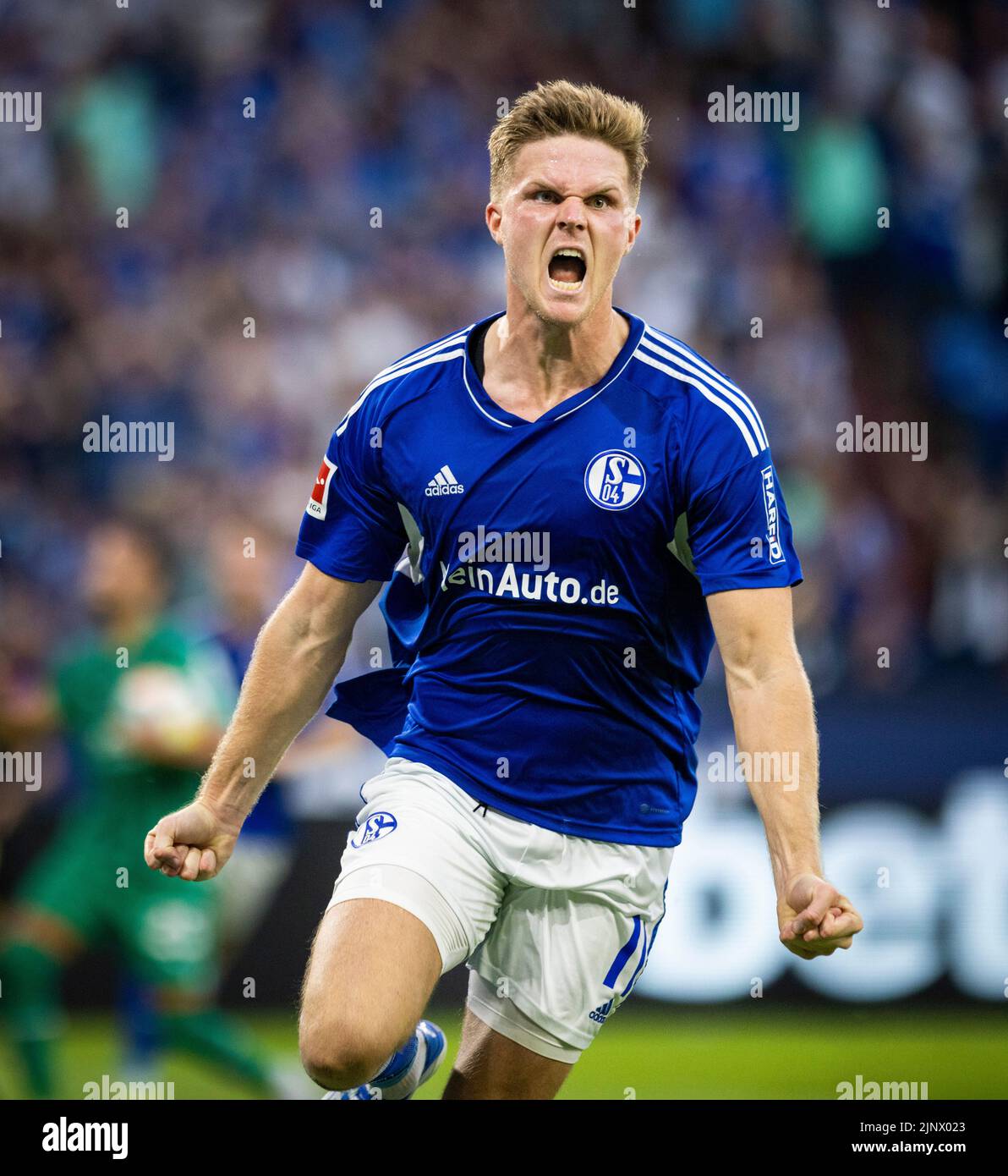torjubel-marius-blter-s04-fc-schalke-04-borussia-mnchengladbach-13082022-fussball-saison-202223-foto-moritz-mller-copyright-nur-fr-j-2JNX023.jpg