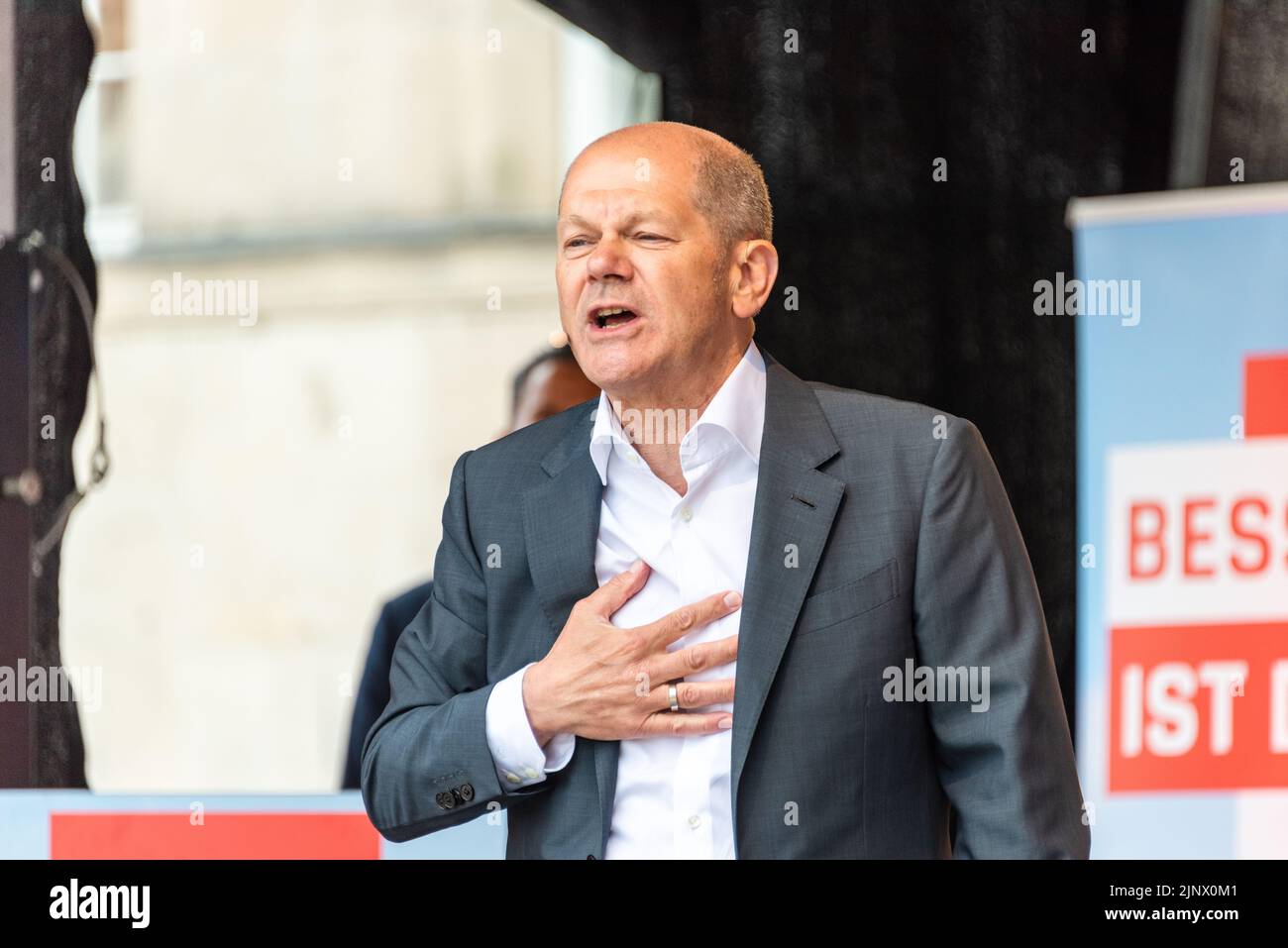 Porträt Des deutschen Bundeskanzlers Olaf Scholz bei einer Wahlveranstaltung in Kiel Stock Photo 