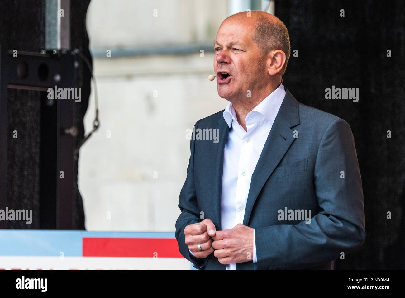 Porträt Des deutschen Bundeskanzlers Olaf Scholz bei einer Wahlveranstaltung in Kiel Stock Photo 