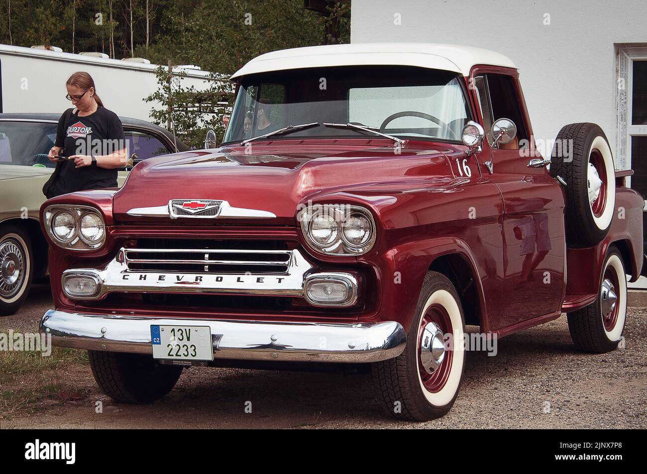 Meeting of American tractors, pickups, and utility vehicles US Racket