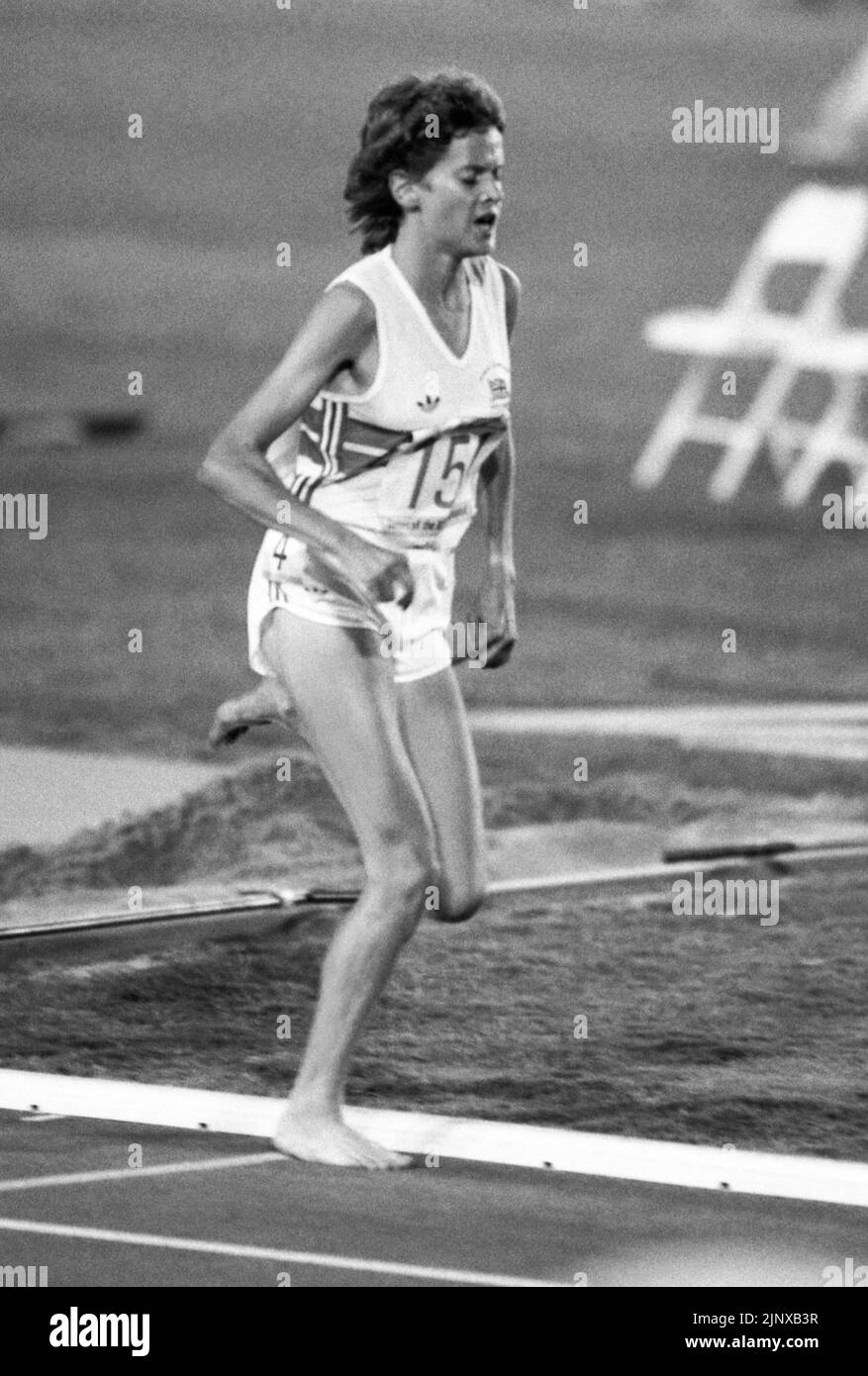 Barefoot olympic runner best sale