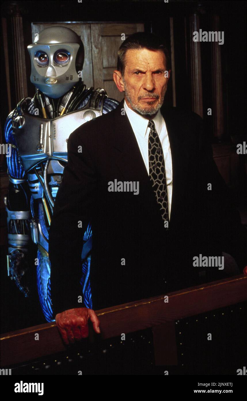 LEONARD NIMOY in THE OUTER LIMITS (1995), directed by MICHAEL ROBINSON and ALLAN EASTMAN. Credit: ALLIANCE ATLANTIS COMMUNICATIONS / Album Stock Photo