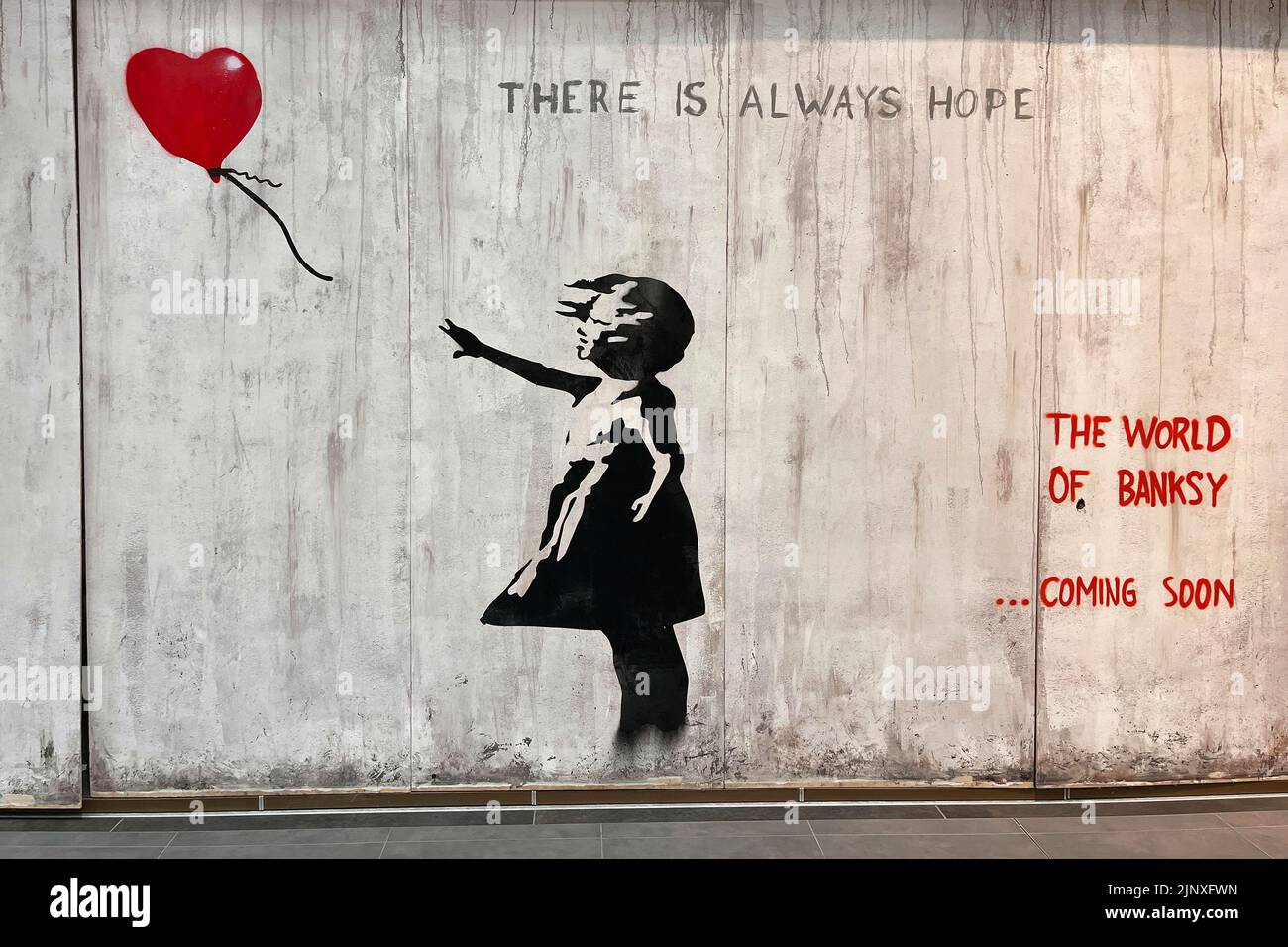 Banksy balloon girl hi-res stock photography and images - Alamy