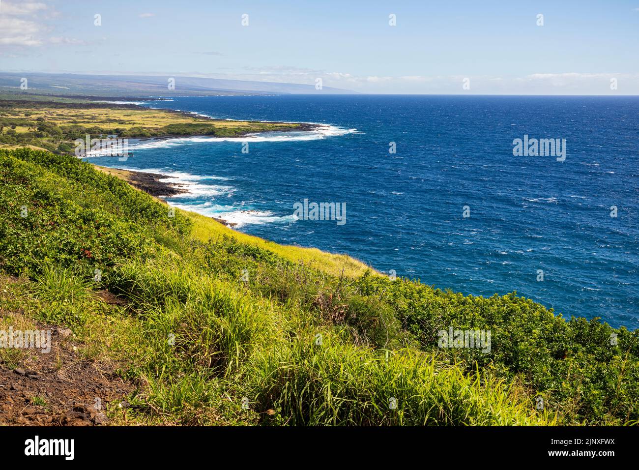 southern coast of hawaii at haleokane lookout above honuapo bay Stock Photo