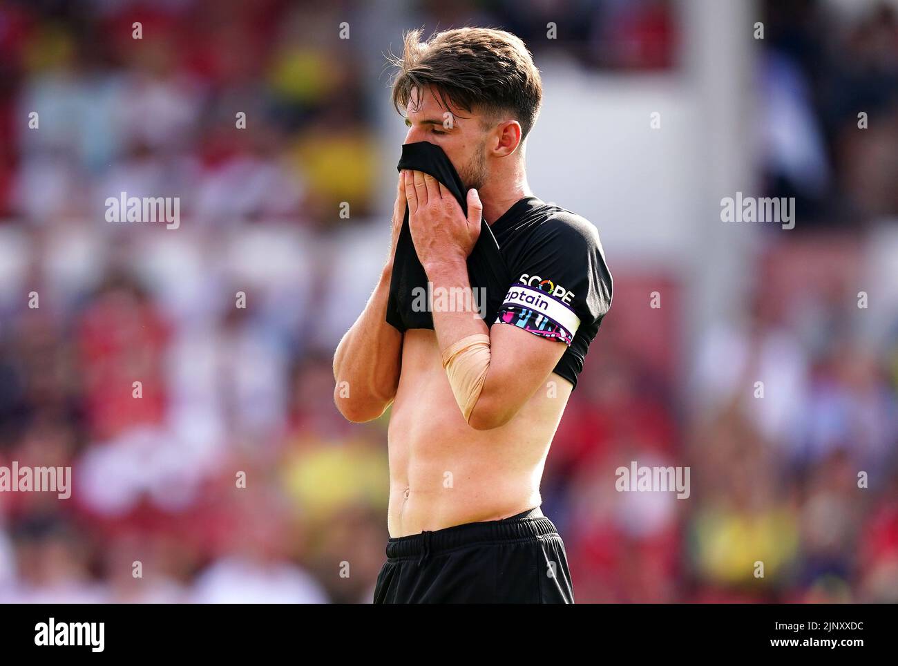 West Ham United's Declan Rice looked dejected during the Premier League match at the City Ground, Nottingham. Picture date: Sunday August 14, 2022. Stock Photo