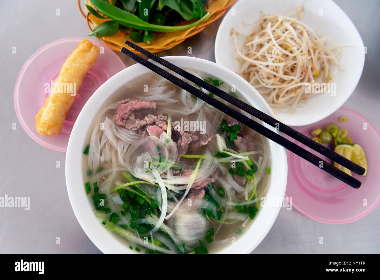 Beef Pho, traditional vietnamese noodle soup Stock Photo - Alamy