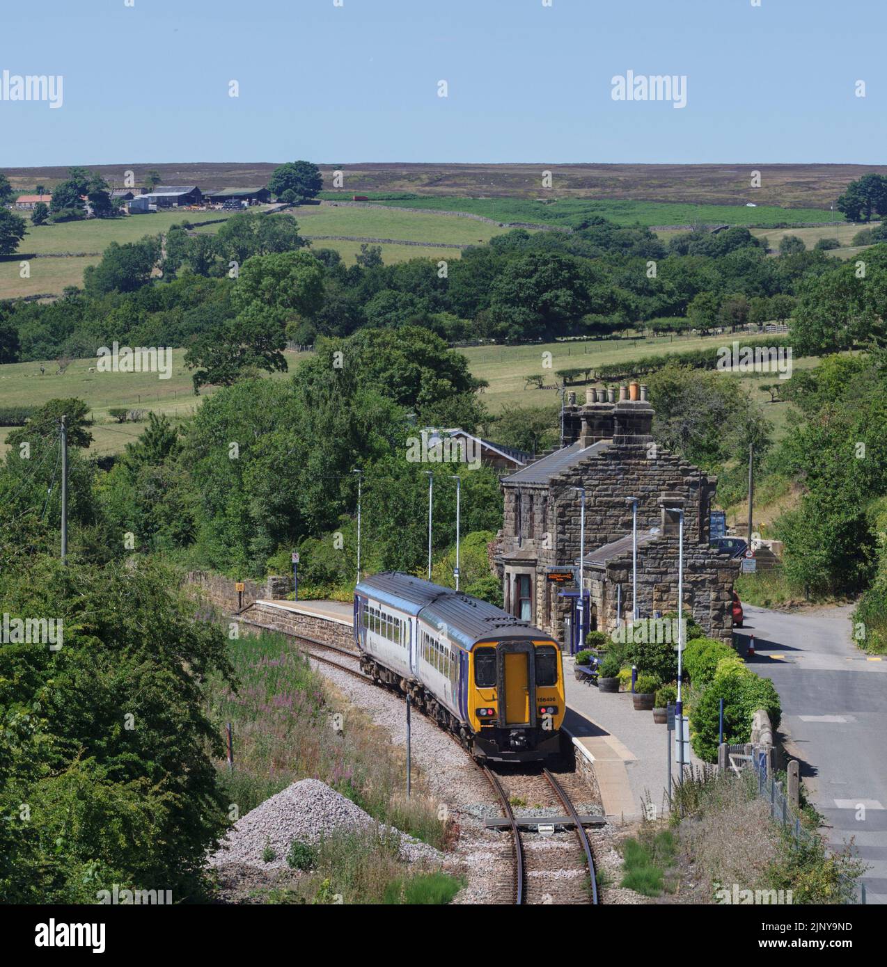 10/07/2022 Lealholm 156496 2L13 1249 Whitby to Middlesbrough Stock Photo